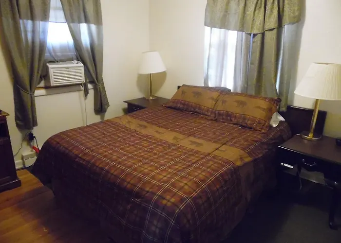 Yellowstone Motel 5*